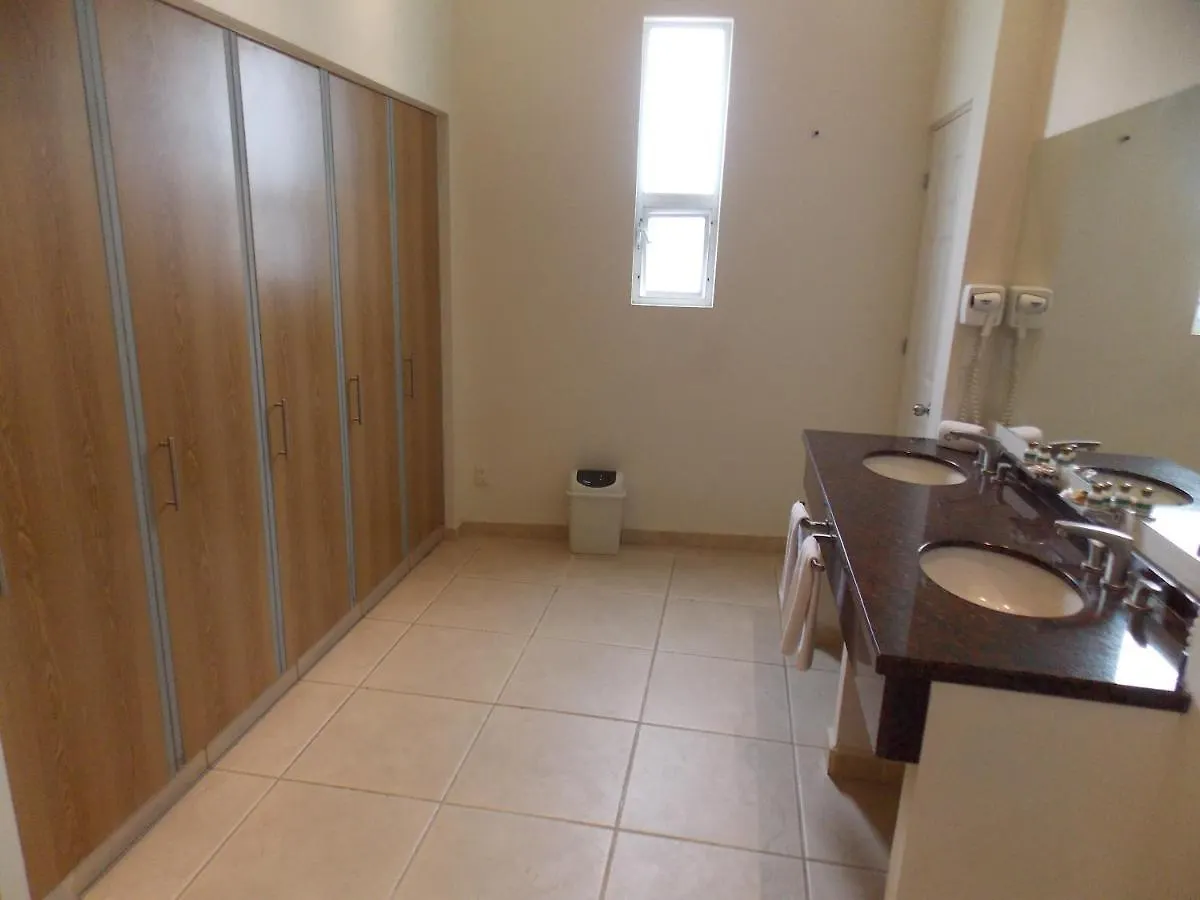 Cypres Hotel & Suites Zapopan 0*,